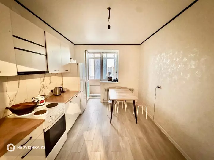 2-комнатная квартира, этаж 9 из 10, 62 м², фотография 3