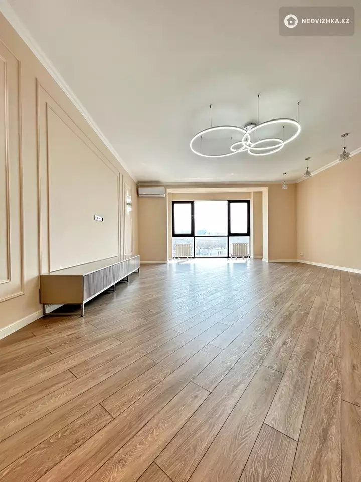 3-комнатная квартира, этаж 9 из 12, 165 м², фотография 2