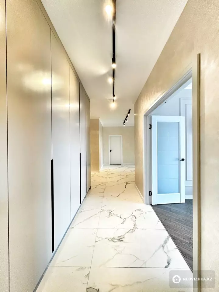 3-комнатная квартира, этаж 9 из 12, 165 м², фотография 4