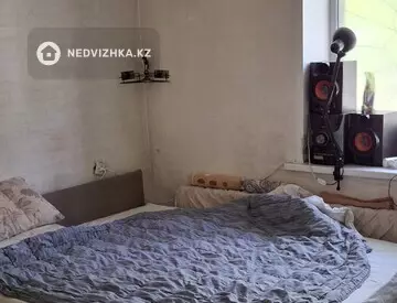 3-комнатная квартира, этаж 1 из 5, 56 м², миниатюра 3