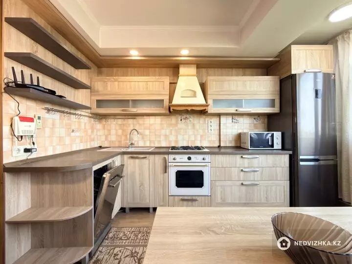 2-комнатная квартира, этаж 5 из 5, 54 м², фотография 2