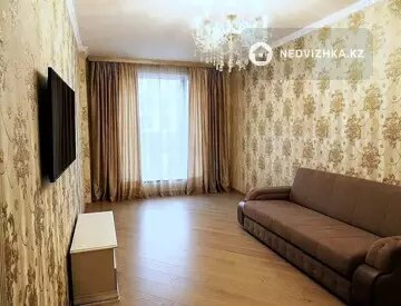2-комнатная квартира, этаж 12 из 15, 63 м², миниатюра 2