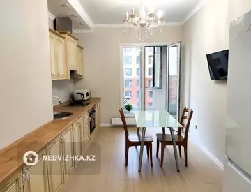 2-комнатная квартира, этаж 12 из 15, 63 м², миниатюра 10
