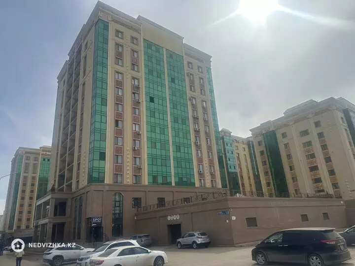 4-комнатная квартира, этаж 12 из 12, 150 м²