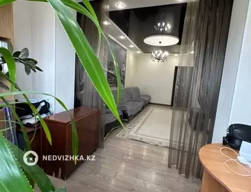 3-комнатная квартира, этаж 4 из 5, 71 м²