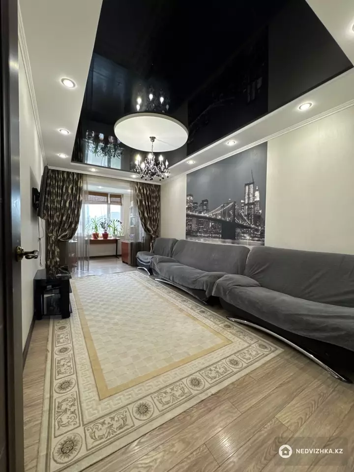 3-комнатная квартира, этаж 4 из 5, 71 м², фотография 2