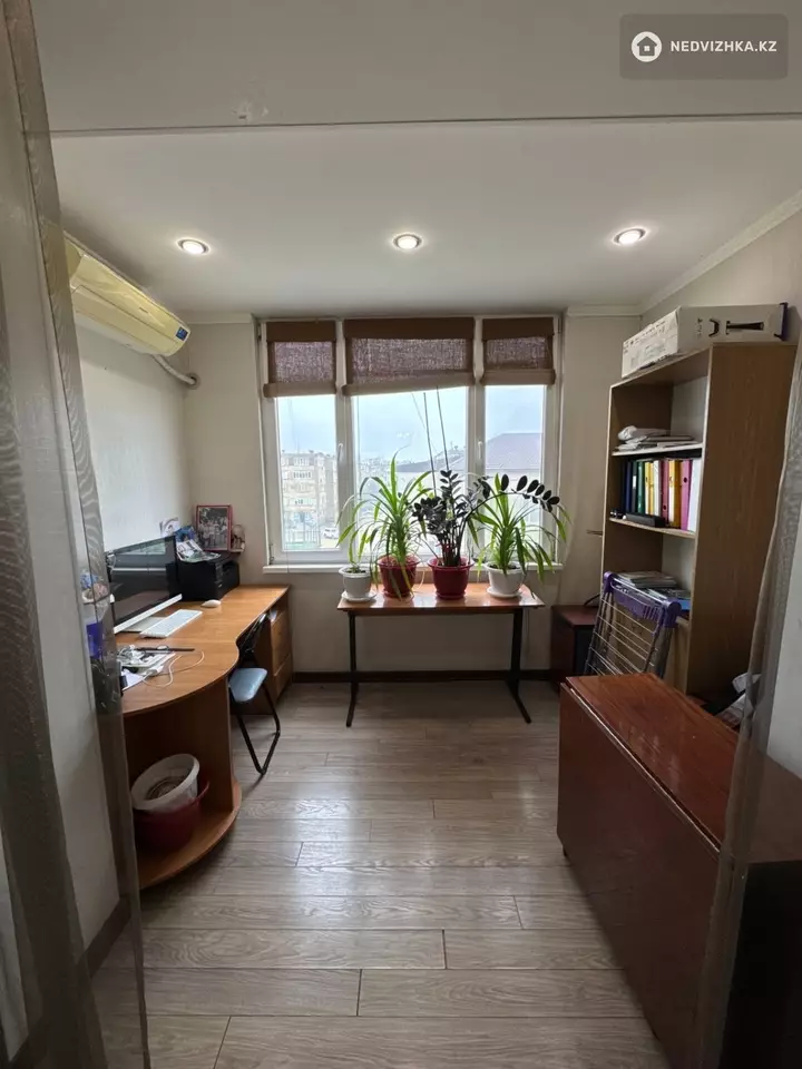 3-комнатная квартира, этаж 4 из 5, 71 м², фотография 5