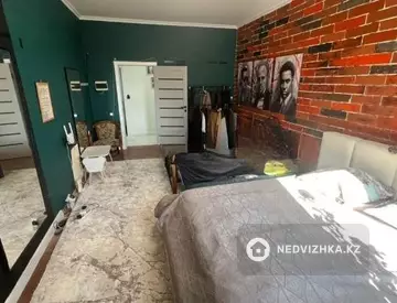 3-комнатная квартира, этаж 10 из 10, 72 м², миниатюра 4