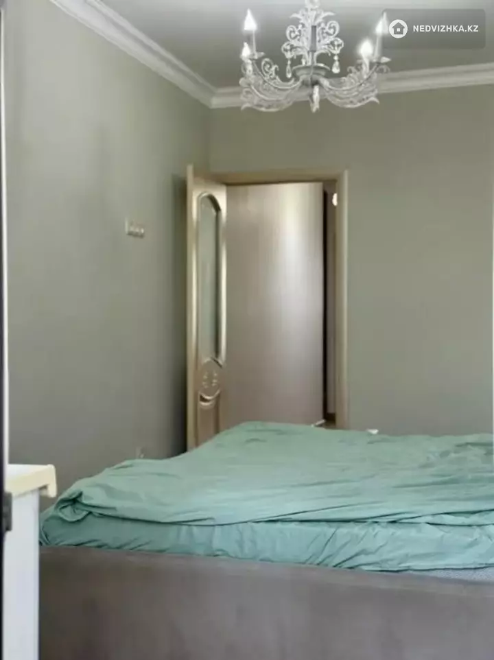 3-комнатная квартира, этаж 12 из 12, 89 м², фотография 2