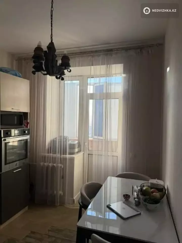 2-комнатная квартира, этаж 9 из 13, 54 м², фотография 4