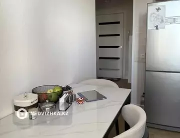 2-комнатная квартира, этаж 9 из 13, 54 м², миниатюра 5