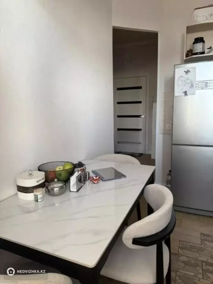2-комнатная квартира, этаж 9 из 13, 54 м², фотография 5