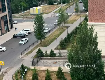 3-комнатная квартира, этаж 8 из 14, 105 м², миниатюра 2