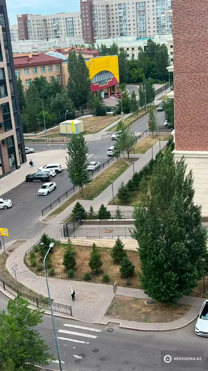3-комнатная квартира, этаж 8 из 14, 105 м², фотография 2