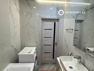 1-комнатная квартира, этаж 4 из 17, 44 м², миниатюра 2