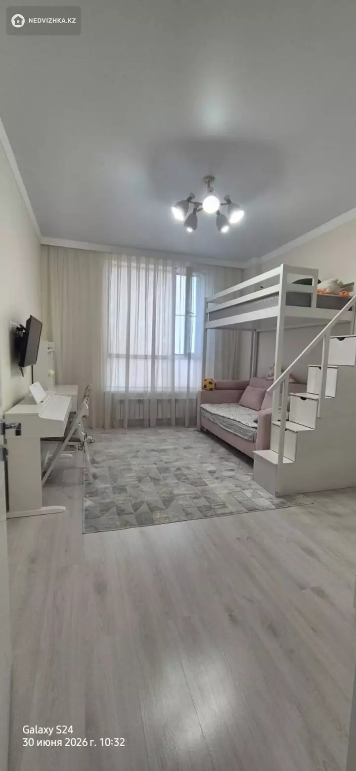 3-комнатная квартира, этаж 3 из 10, 77 м², фотография 4