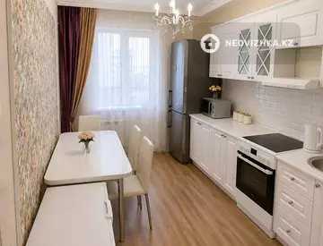 2-комнатная квартира, этаж 11 из 23, 67 м², миниатюра 1