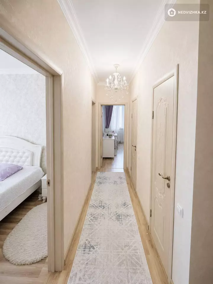 2-комнатная квартира, этаж 11 из 23, 67 м², фотография 3