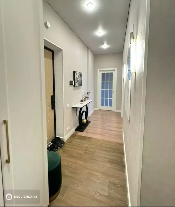 2-комнатная квартира, этаж 10 из 16, 65 м², фотография 2