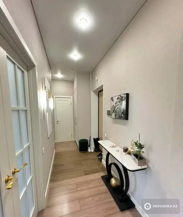 2-комнатная квартира, этаж 10 из 16, 65 м², фотография 3