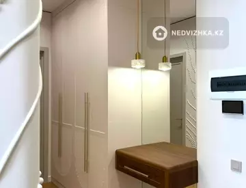 2-комнатная квартира, этаж 7 из 12, 63 м², миниатюра 4