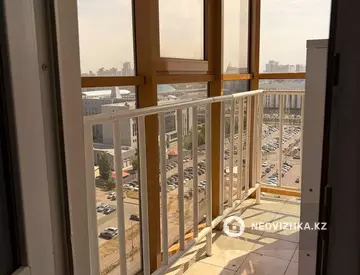 2-комнатная квартира, этаж 13 из 18, 70 м², миниатюра 3