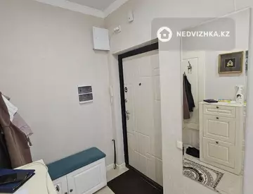 3-комнатная квартира, этаж 11 из 19, 107 м², миниатюра 1
