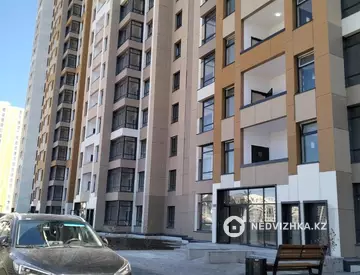2-комнатная квартира, этаж 8 из 20, 45 м², миниатюра 1