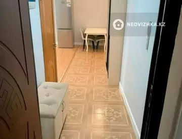 2-комнатная квартира, этаж 9 из 22, 68 м², миниатюра 4