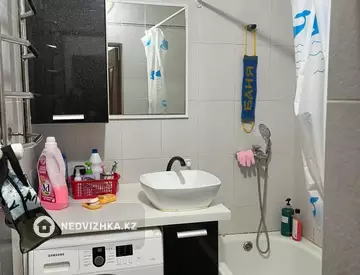 2-комнатная квартира, этаж 9 из 10, 48 м², миниатюра 4