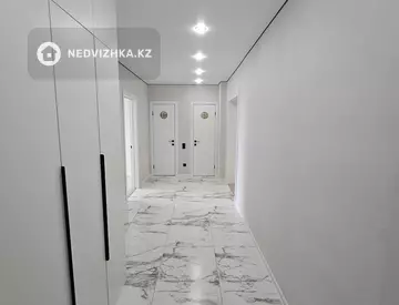 2-комнатная квартира, этаж 7 из 12, 83 м², миниатюра 1