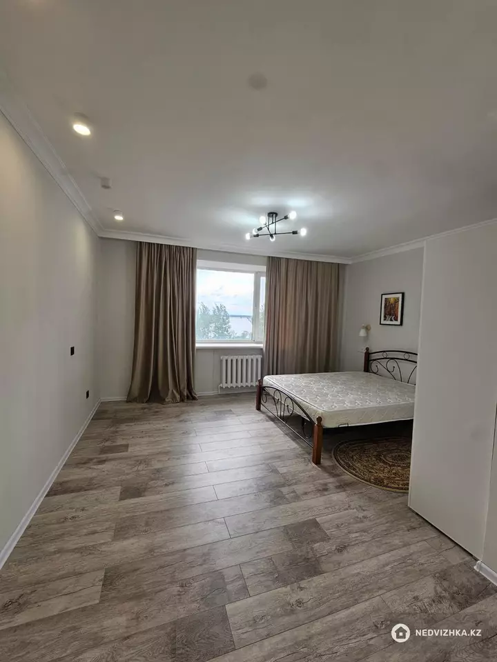 2-комнатная квартира, этаж 7 из 12, 83 м², фотография 3