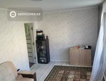 2-комнатная квартира, этаж 4 из 4, 49 м²