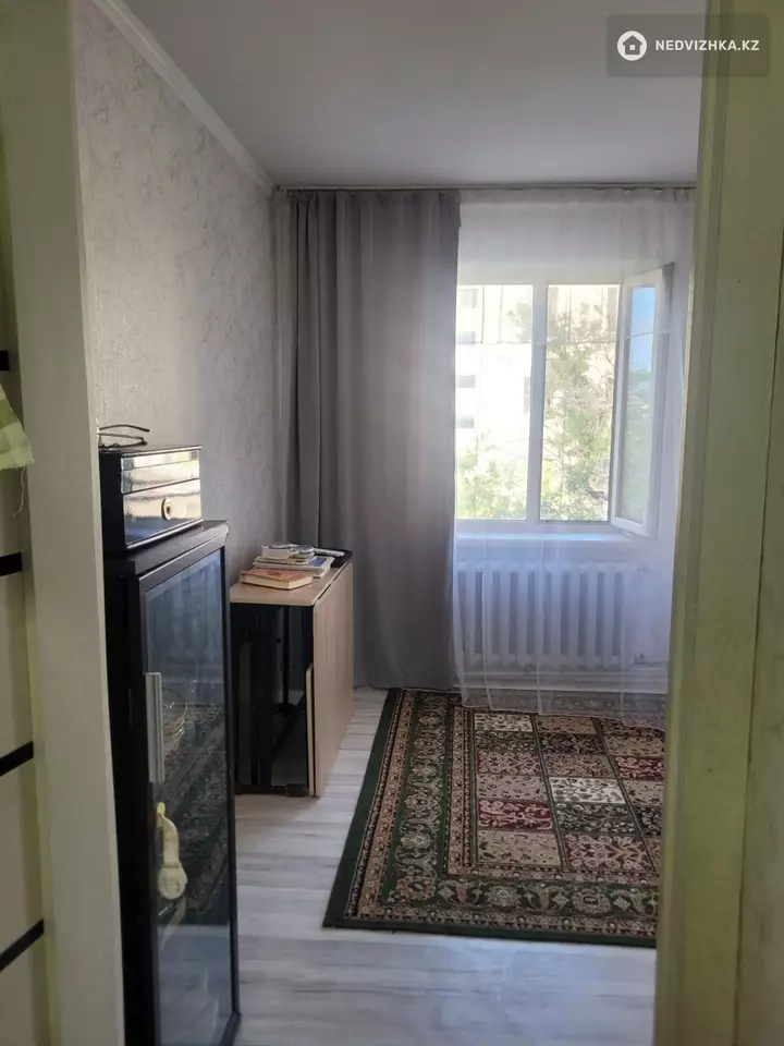 2-комнатная квартира, этаж 4 из 4, 49 м², фотография 4