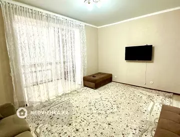 2-комнатная квартира, этаж 4 из 9, 76 м², Посуточно