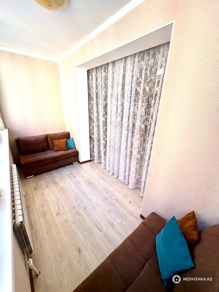 2-комнатная квартира, этаж 4 из 9, 76 м², Посуточно, фотография 3
