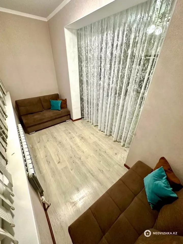 2-комнатная квартира, этаж 4 из 9, 76 м², Посуточно, фотография 4