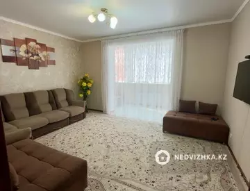 2-комнатная квартира, этаж 4 из 9, 76 м², Посуточно