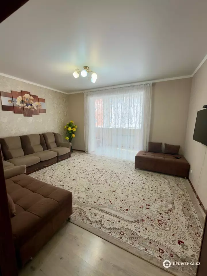 2-комнатная квартира, этаж 4 из 9, 76 м², Посуточно, фотография 5