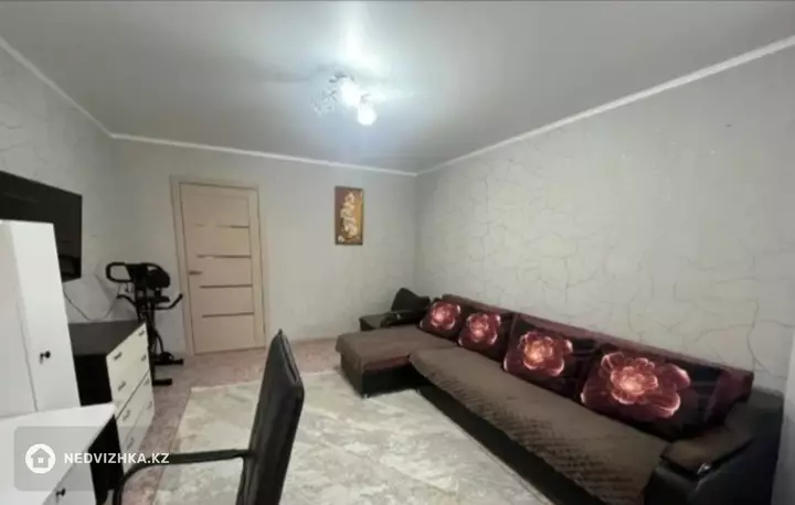 1-комнатная квартира, этаж 6 из 9, 38 м², фотография 2
