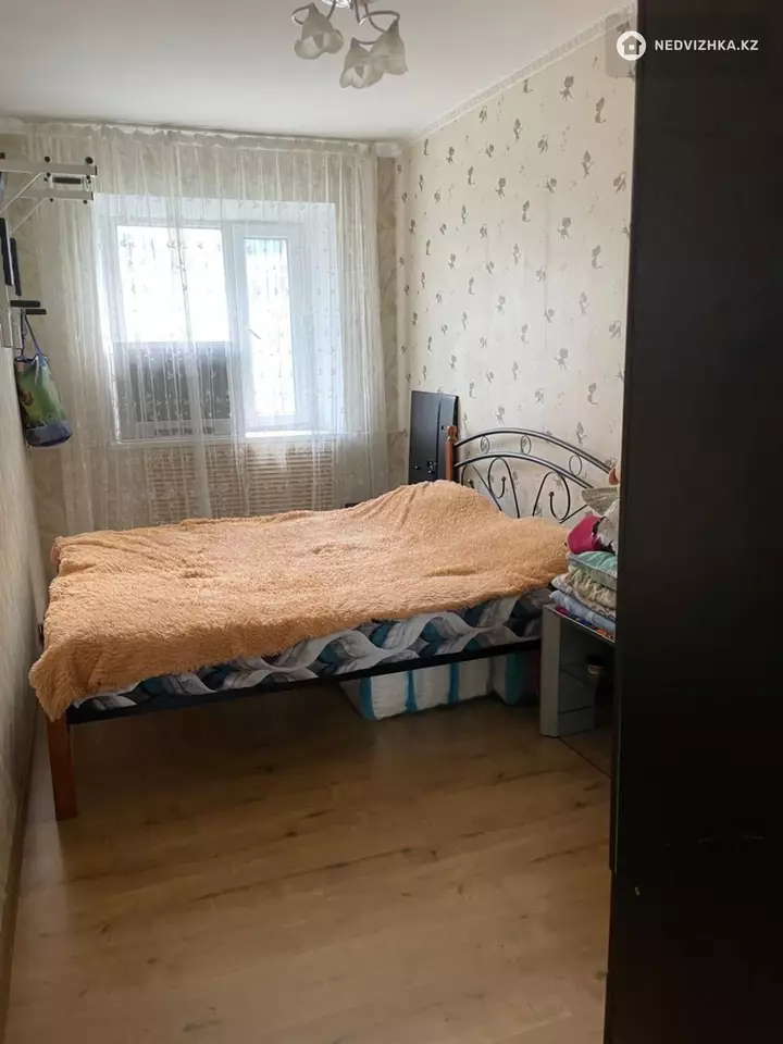 2-комнатная квартира, этаж 3 из 5, 56 м², фотография 3