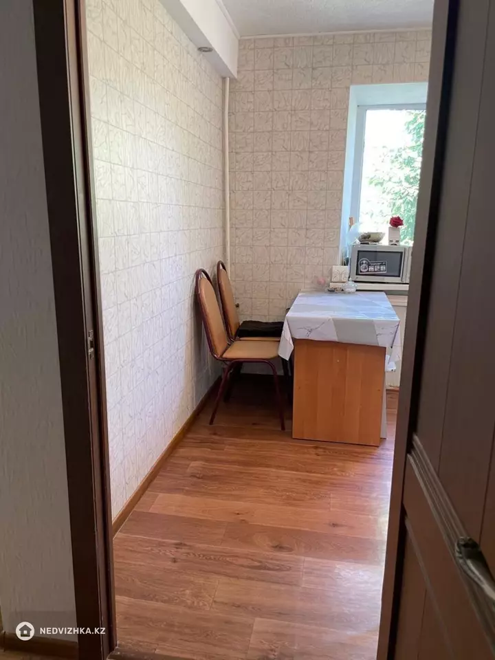 2-комнатная квартира, этаж 3 из 5, 56 м², фотография 4