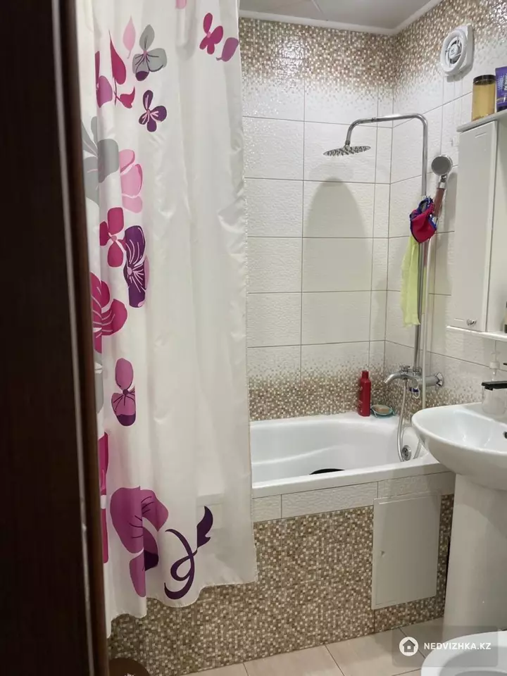 2-комнатная квартира, этаж 3 из 5, 56 м², фотография 5