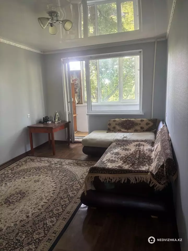 2-комнатная квартира, этаж 4 из 5, 48 м², фотография 4