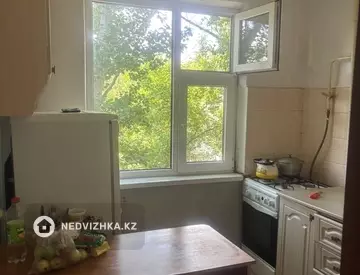 2-комнатная квартира, этаж 4 из 5, 48 м²
