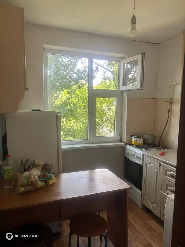 2-комнатная квартира, этаж 4 из 5, 48 м², фотография 5