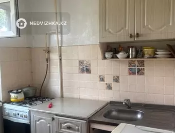 2-комнатная квартира, этаж 4 из 5, 48 м²
