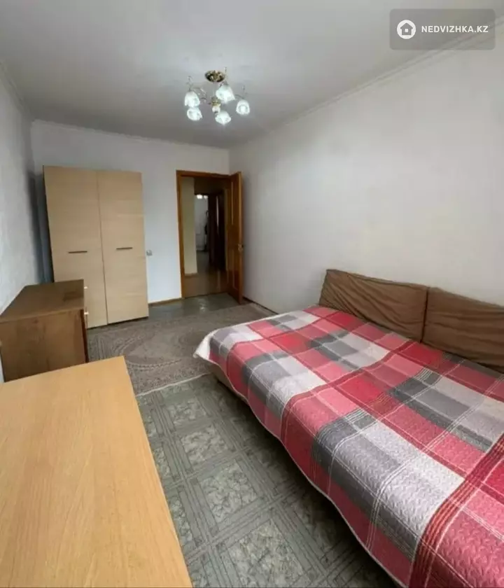 4-комнатная квартира, этаж 4 из 9, 78 м², фотография 2
