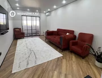 2-комнатная квартира, этаж 3 из 5, 74 м²