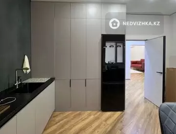 2-комнатная квартира, этаж 3 из 5, 74 м²